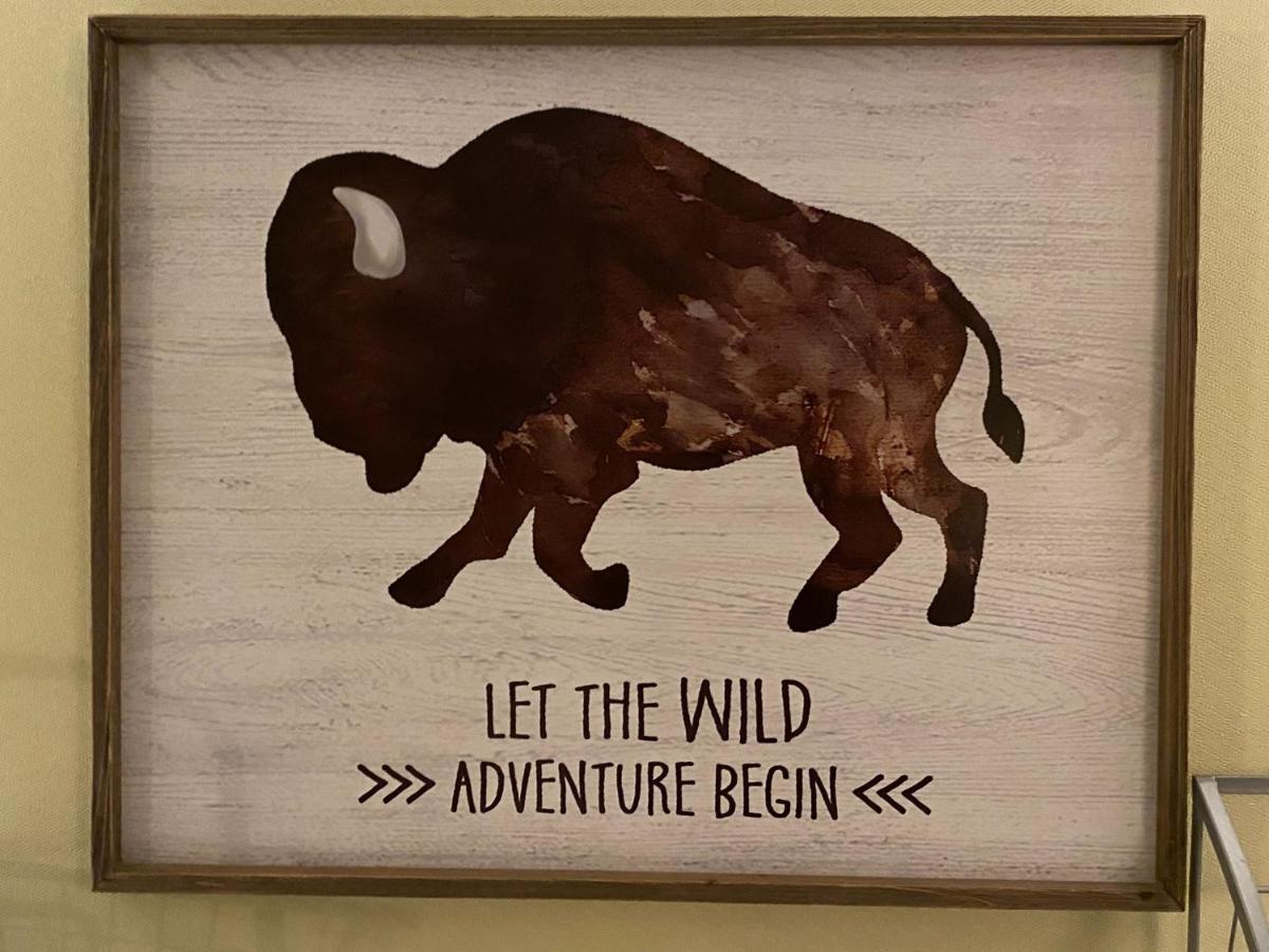 Bison Plains Lodge ムアヘッド  エクステリア 写真