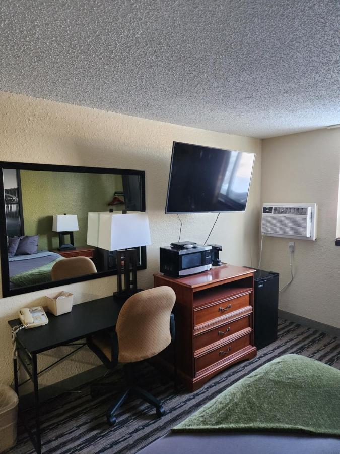 Bison Plains Lodge ムアヘッド  エクステリア 写真