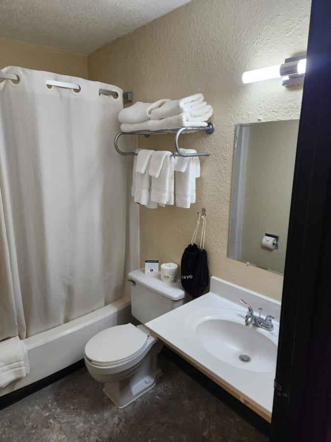 Bison Plains Lodge ムアヘッド  エクステリア 写真